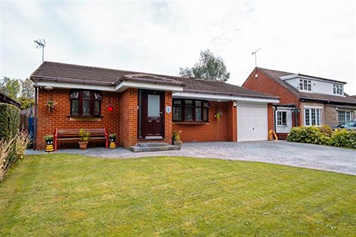 3 Bedroom Bungalow For Sale In Park Avenue, Manchester, M35