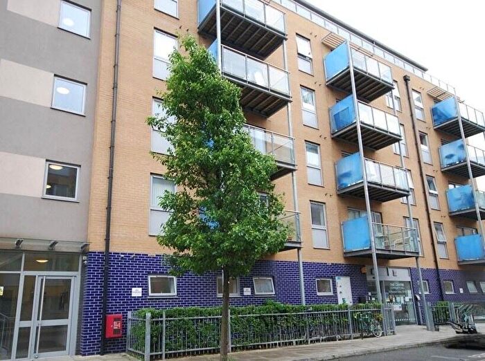 1 Bedroom Flat To Rent In Merchant Street, London, E3