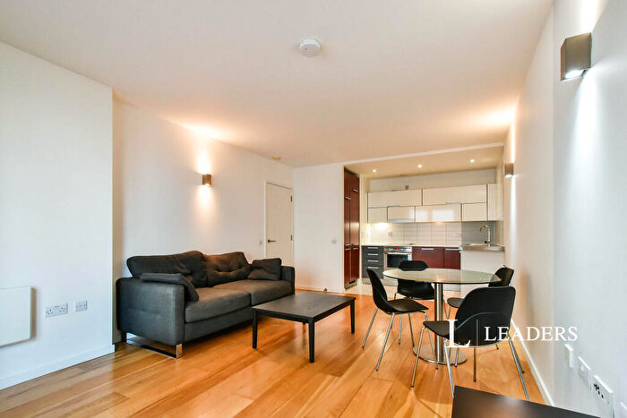 2 Bedroom Flat To Rent In Skyline Central, Goulden Street, Manchester, M4
