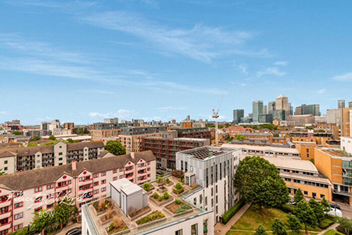 1 Bedroom Flat For Sale In Burdett Road, London, E14