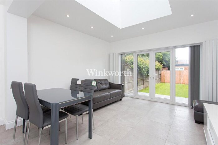 1 Bedroom Apartment To Rent In Hendon Way, London, NW2