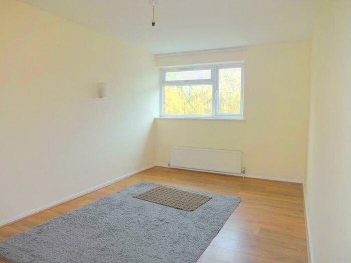 2 Bedroom Flat To Rent In Hawthorn Court, Rickmansworth Road, Pinner, Middlesex, HA5