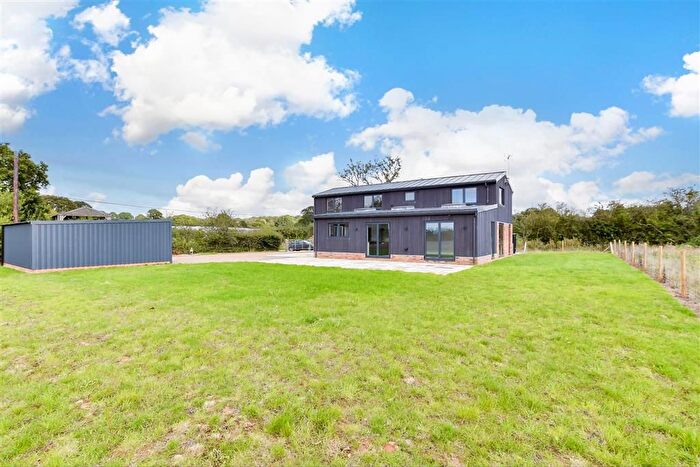 4 Bedroom Barn Conversion For Sale In Moor Lane, Appledore, Ashford, Kent, TN26