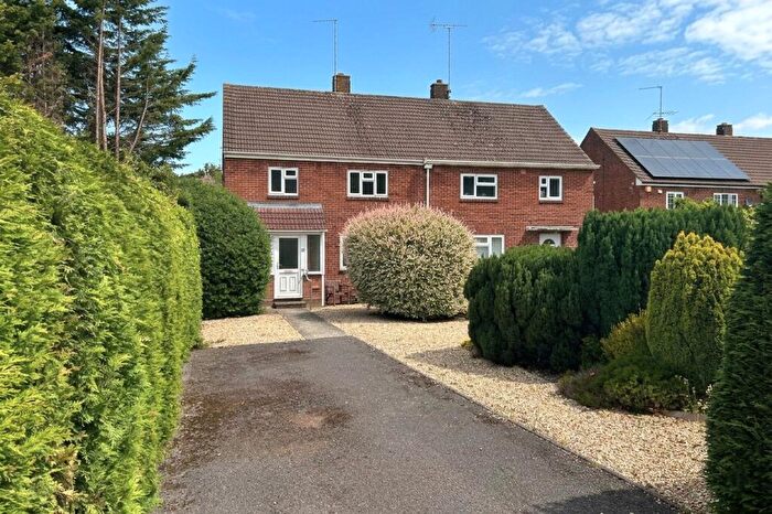 3 Bedroom Semi-Detached House For Sale In Rectory Road, Hook, Hampshire, RG27