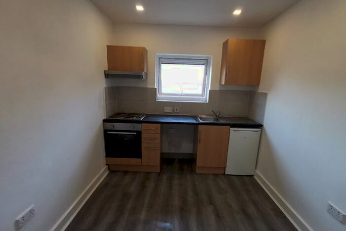 1 Bedroom Flat To Rent In Marsh Road, Luton, LU3