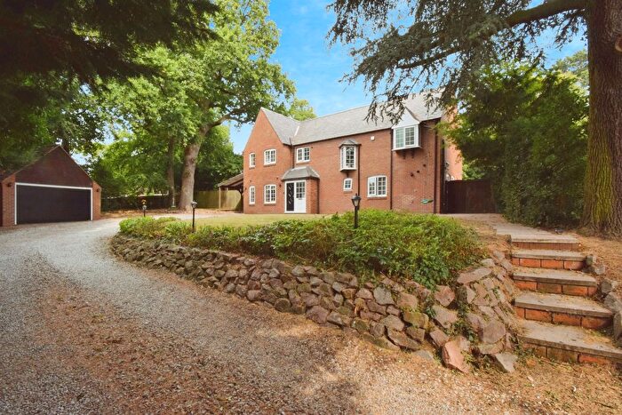 4 Bedroom Detached House For Sale In Warren Close, Leicester, LE5