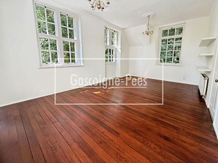 2 Bedroom Apartment To Rent In Peperharow Road, GU7
