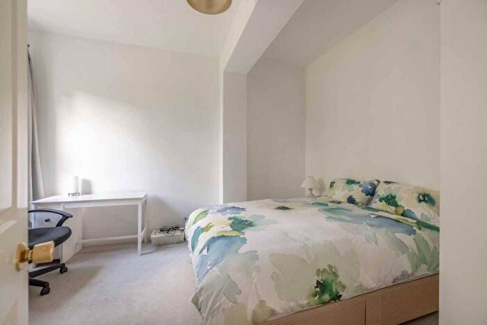 2 Bedroom Apartment For Sale In Wexham Road, Wexham, Slough, SL2