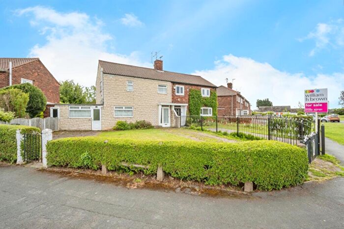 3 Bedroom Semi-Detached House For Sale In Amersall Crescent, Scawthorpe, Doncaster, DN5