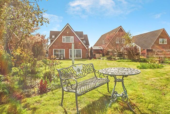 4 Bedroom Detached House For Sale In Kenilworth Road, Leamington Spa, CV32