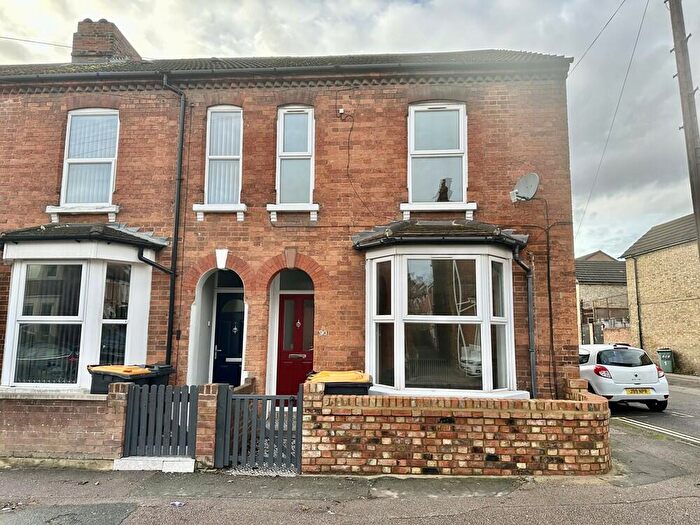 3 Bedroom Property To Rent In Fosterhill Road, Bedford, MK40