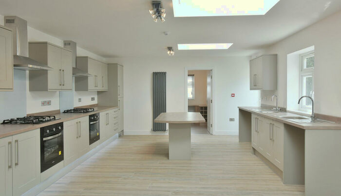 1 Bedroom Terraced House To Rent In Carlyle Road, Edgbaston, B16