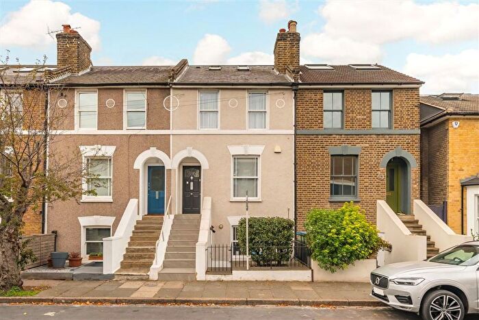 3 Bedroom Property For Sale In Calvert Road, Greenwich, SE10