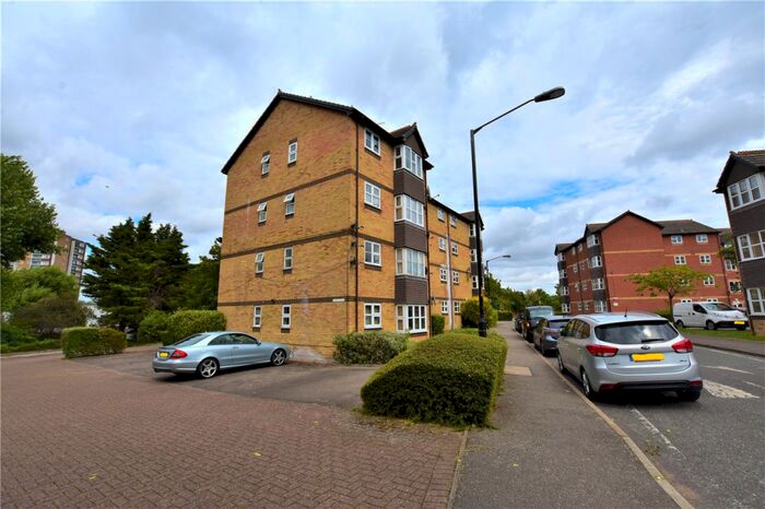 Apartment To Rent In Lowry Court, London, SE16