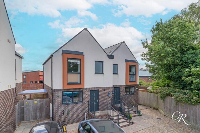 3 Bedroom Semi-Detached House For Sale In Arle Avenue, Cheltenham, GL51