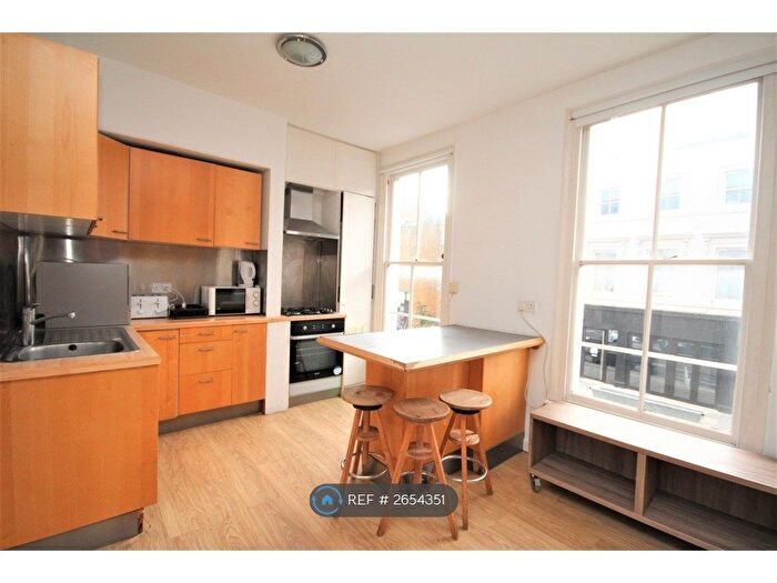 2 Bedroom Flat To Rent In Hoxton Street, London, N1