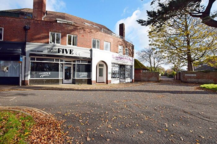 3 Bedroom Flat To Rent In A Coastguards Parade, Barrack Lane, Bognor Regis, West Sussex, PO21