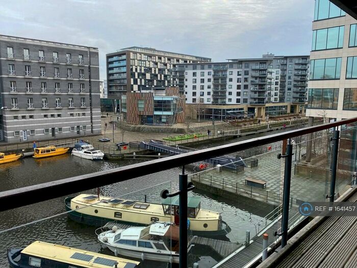 2 Bedroom Flat To Rent In Mackenzie House, Leeds, LS10