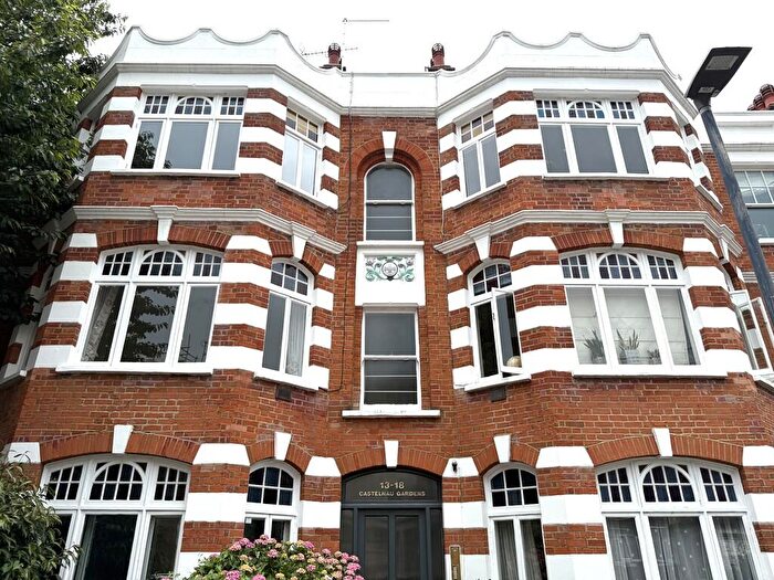 2 Bedroom Apartment To Rent In Castelnau Gardens, SW13