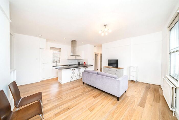 2 Bedroom Flat To Rent In St Loo Court, St Loo Avenue, London, SW3