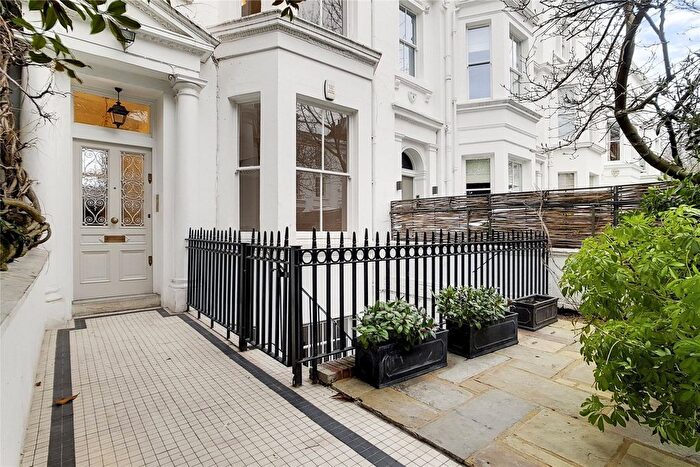 5 Bedroom Terraced House To Rent In Vicarage Gardens, Kensington, W8