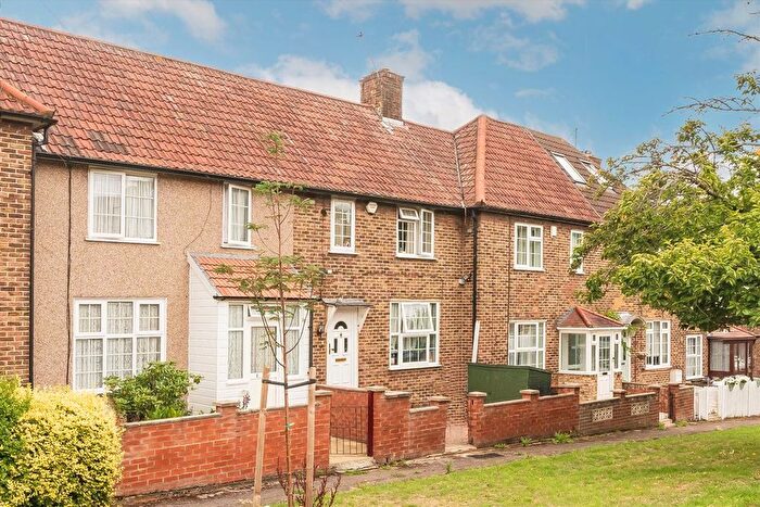 3 Bedroom Terraced House For Sale In Westcott Crescent, Hanwell, W7