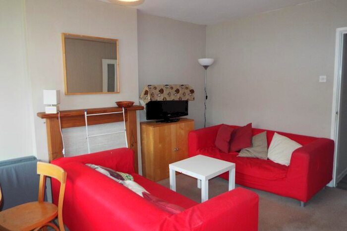 4 Bedroom Semi-Detached House To Rent In Wellman Croft, Selly Oak, Birmingham, B29