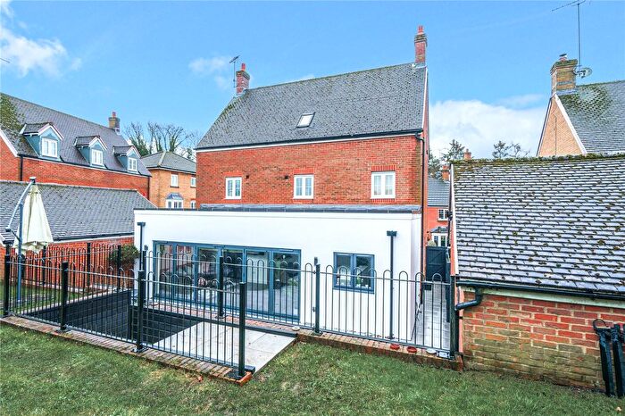 5 Bedroom Detached House For Sale In Connaught Way, Alton, Hampshire, GU34