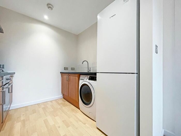 1 Bedroom Flat To Rent In Windley Close, London, SE23