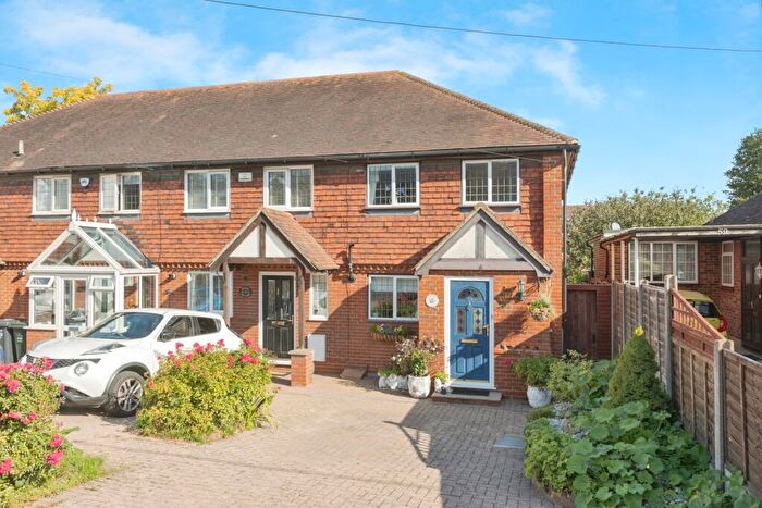 2 Bedroom End Of Terrace House For Sale In Essex Road, Longfield, Kent, DA3