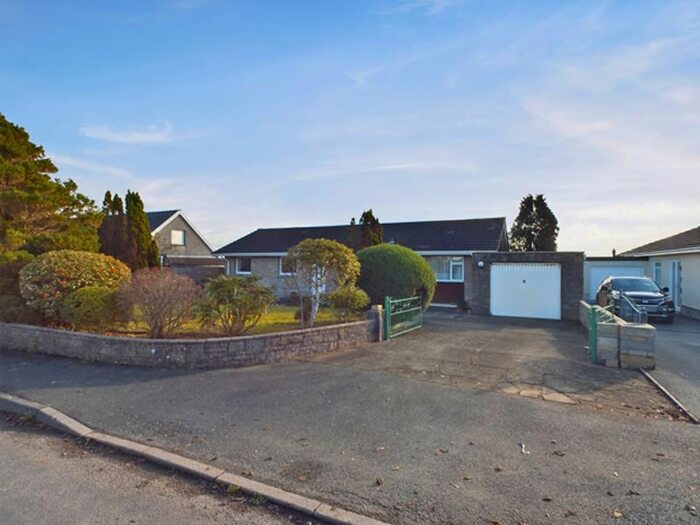 3 Bedroom Bungalow For Sale In Heol Smyrna, Llangain, Carmarthen, SA33