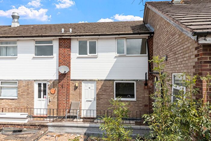 3 Bedroom Maisonette For Sale In Liphook Road, Bordon, GU35