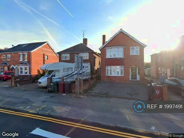 3 Bedroom End Of Terrace House To Rent In Basingstoke Road, Reading, RG2