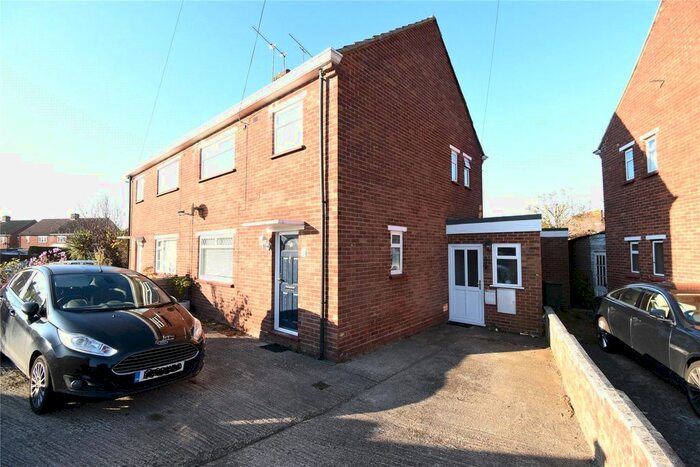 Studio To Rent In Ross Road, Maidenhead, Berkshire, SL6