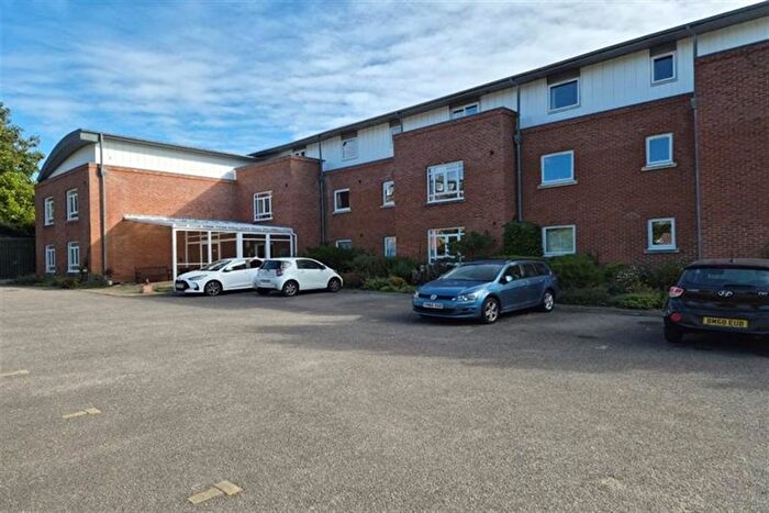 2 Bedroom Flat For Sale In Portsmouth Road, Milford, Godalming, GU8