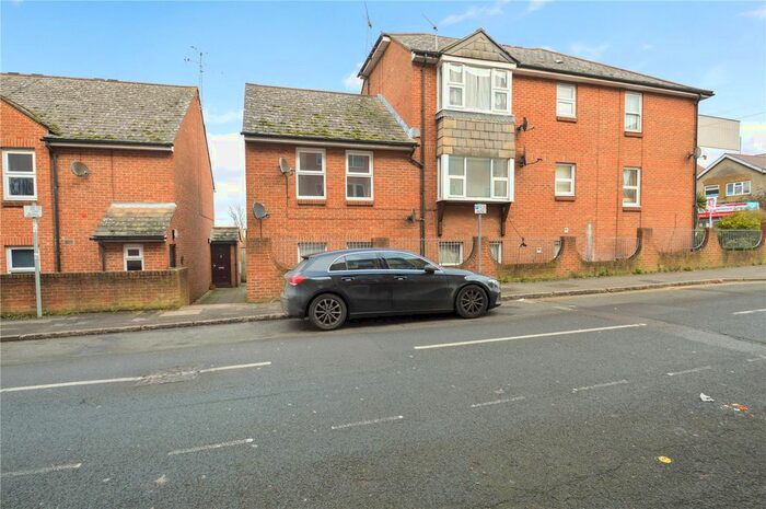 Studio To Rent In Queens Road, Slough, Berkshire SL1