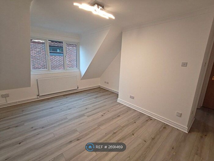 1 Bedroom Flat To Rent In Cabourne Court, Lincoln, LN2