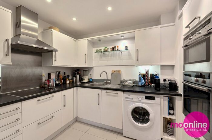 2 Bedroom Flat To Rent In Holders Hill Road, London, NW7