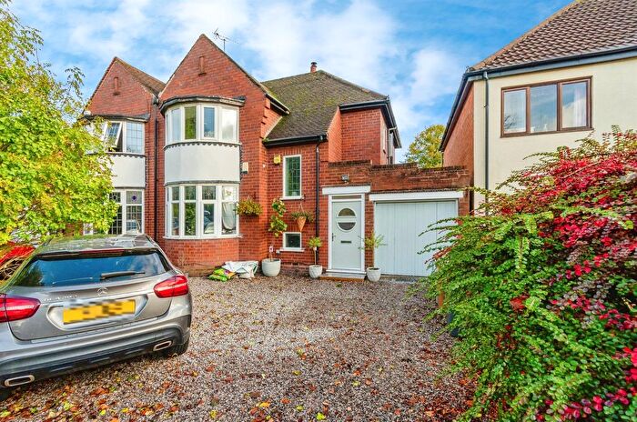 3 Bedroom Semi-Detached House For Sale In Broadway North, Walsall, WS1