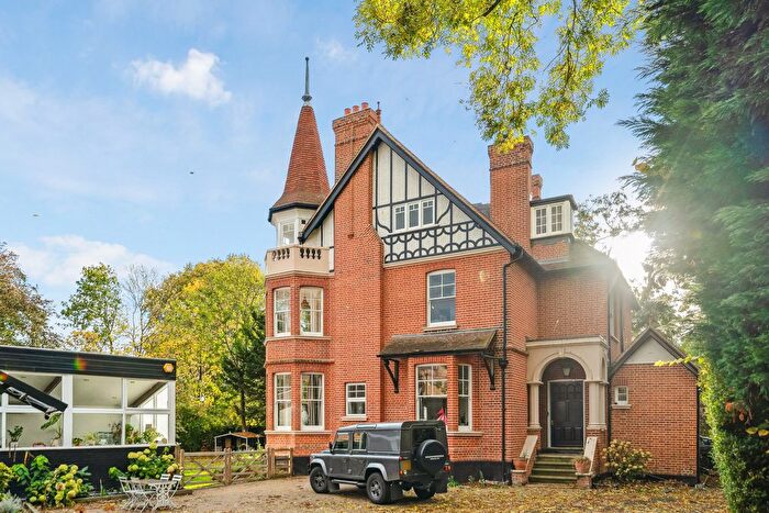 5 Bedroom Detached House To Rent In Bridge Road, East Molesey, KT8