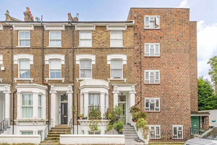 2 Bedroom Flat To Rent In Benbow Road, London, W6