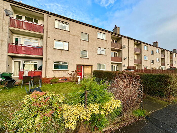 2 Bedroom Flat For Sale In Muirhouse Bank, Edinburgh, EH4