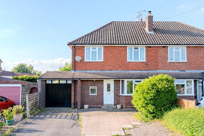 3 Bedroom Semi-Detached House For Sale In Ounsdale Road, Wombourne, Wolverhampton, WV5