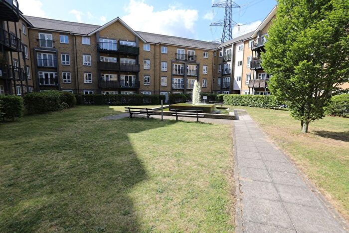 2 Bedroom Flat To Rent In Southwell Close, Chafford Hundred, Grays, RM16