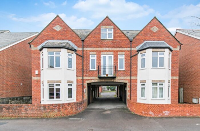 2 Bedroom Flat To Rent In Flat, Crescent Court, Crescent Road, Oxford, OX4