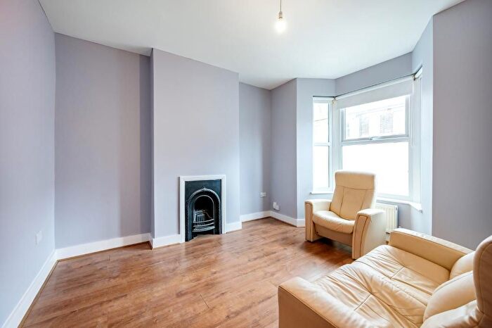 3 Bedroom Terraced House To Rent In Siddons Road, Tottenham, London, N17