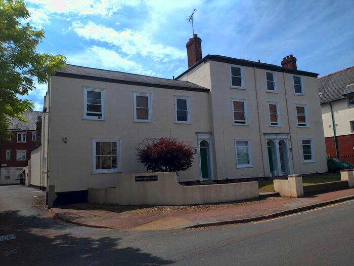 1 Bedroom Flat To Rent In Shirehampton House, - St Davids Hill, EX4
