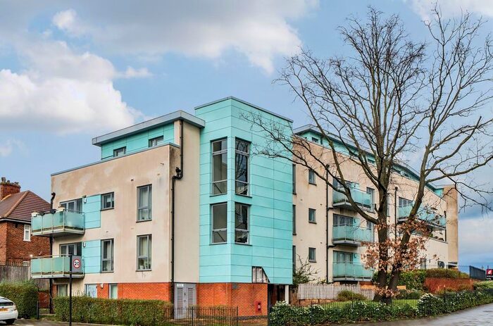 2 Bedroom Flat To Rent In Cowdrey Mews, London, SE6