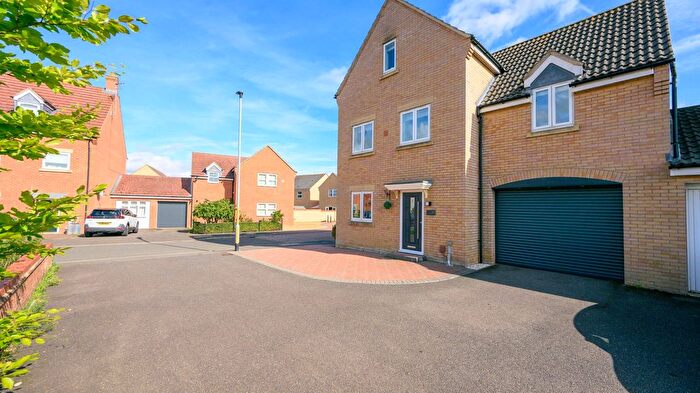 4 Bedroom Detached House For Sale In Shackleton Way, Yaxley, PE7