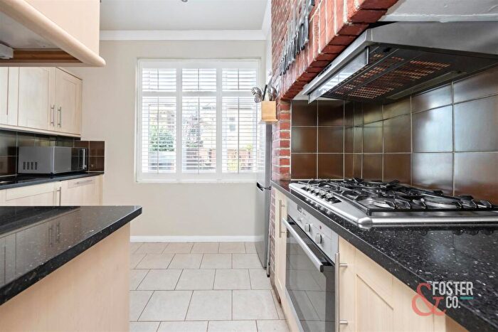 2 Bedroom Flat For Sale In Montefiore Road, Hove, BN3